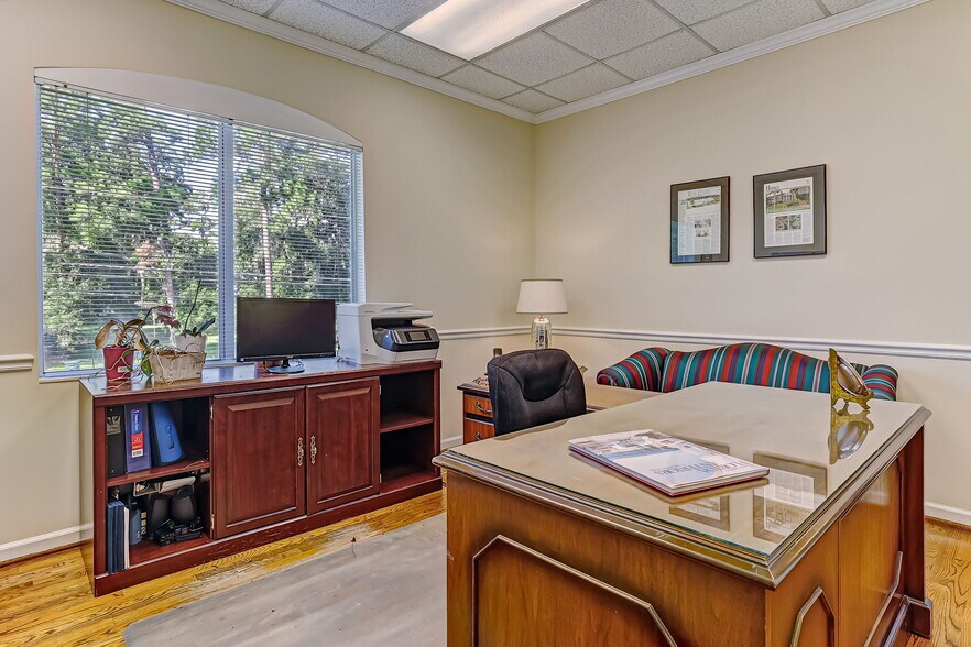 More Photos Of 5233 San Jose Blvd, Jacksonville Office Residential For Lease