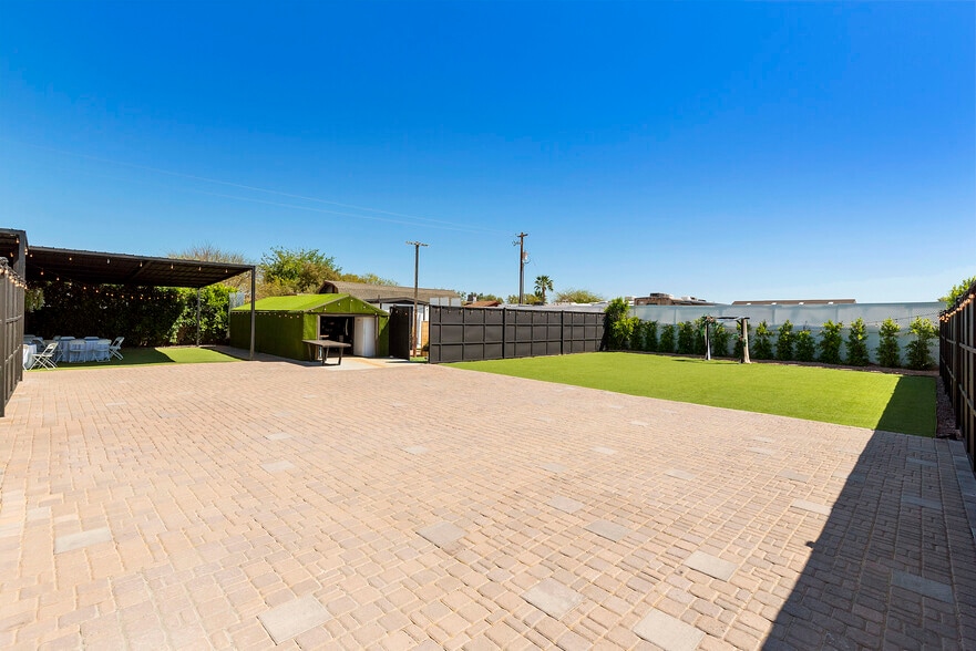 More Photos Of 8822 W Deer Valley Rd, Peoria Specialty For Sale