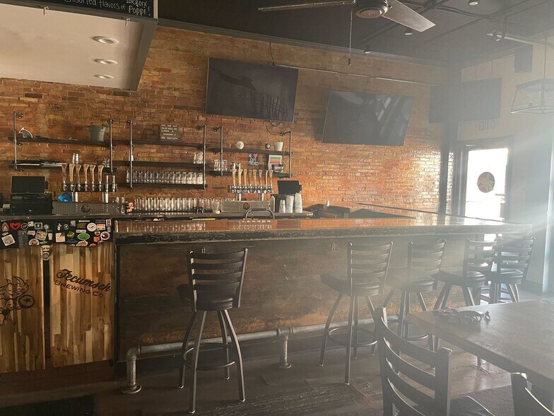 More Photos Of 124-128 W Chicago Blvd, Tecumseh Storefront Retail Residential For Lease