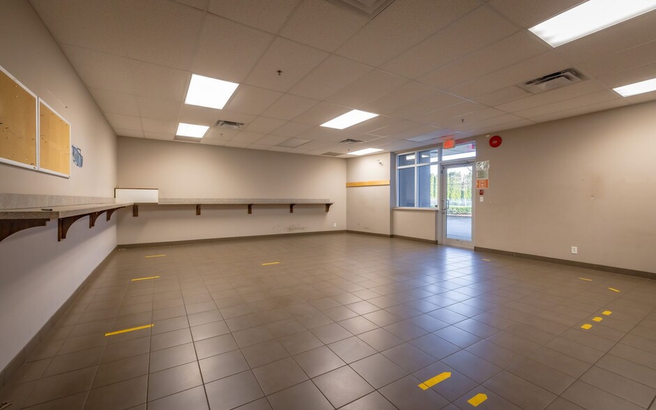 More Photos Of 5465 Production Blvd, Surrey Service For Lease