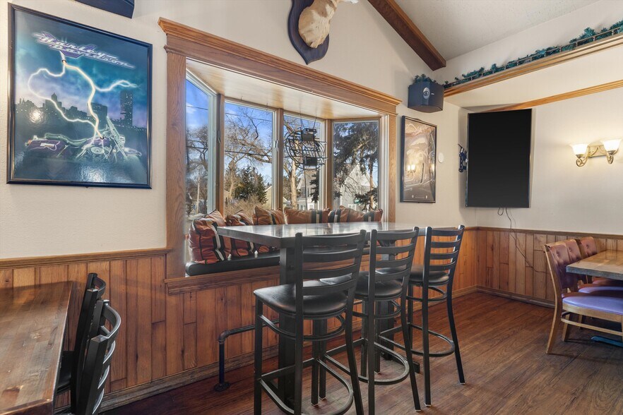 More Photos Of N67W33525 County Road K, Oconomowoc General Retail For Sale