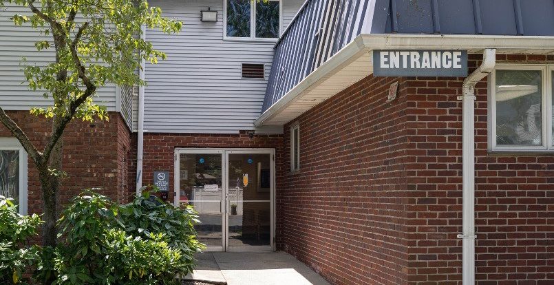 More Photos Of 375 E Main St, Bay Shore Medical For Lease