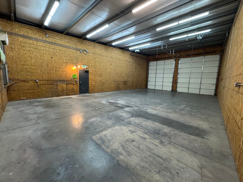 More Photos Of 5628 W Clearwater Ave, Kennewick Warehouse For Lease