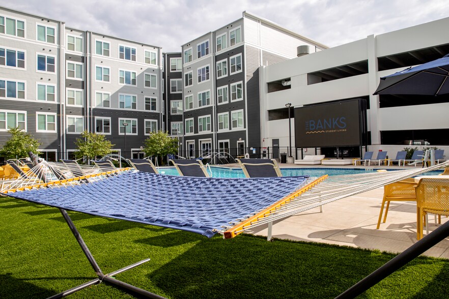 More Photos Of 104 E 7th St, Coralville Apartments For Lease