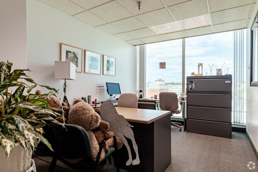 More Photos Of 222 NE Monroe St, Peoria Office For Sale