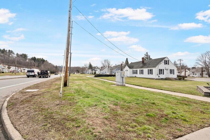 More Photos Of 128 Saltonstall Pky, East Haven Medical For Sale