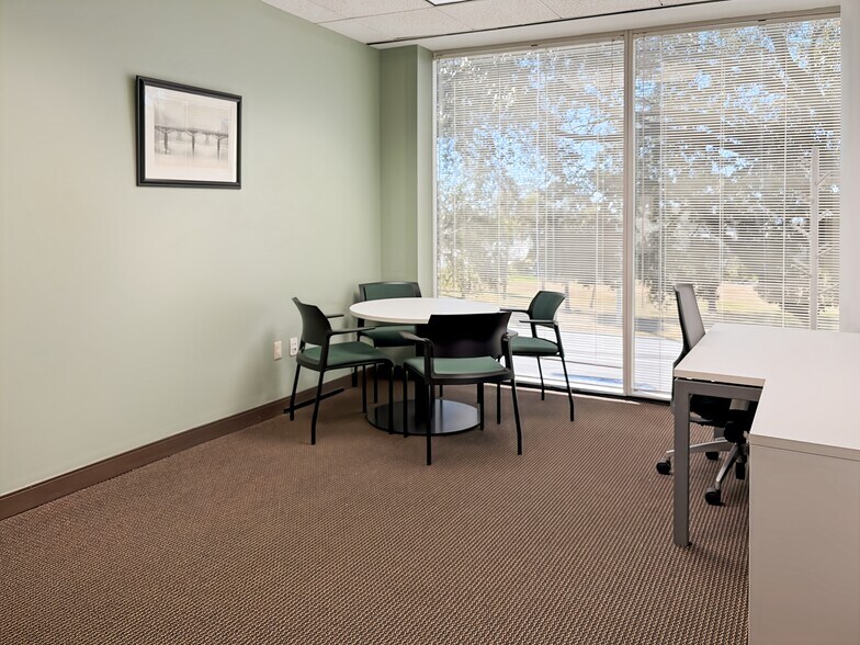 More Photos Of 3001 N Rocky Point Dr E, Tampa Coworking Space
