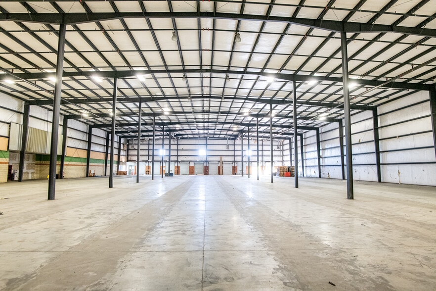 More Photos Of 398 Direct Connection Dr, Rossville Industrial For Lease