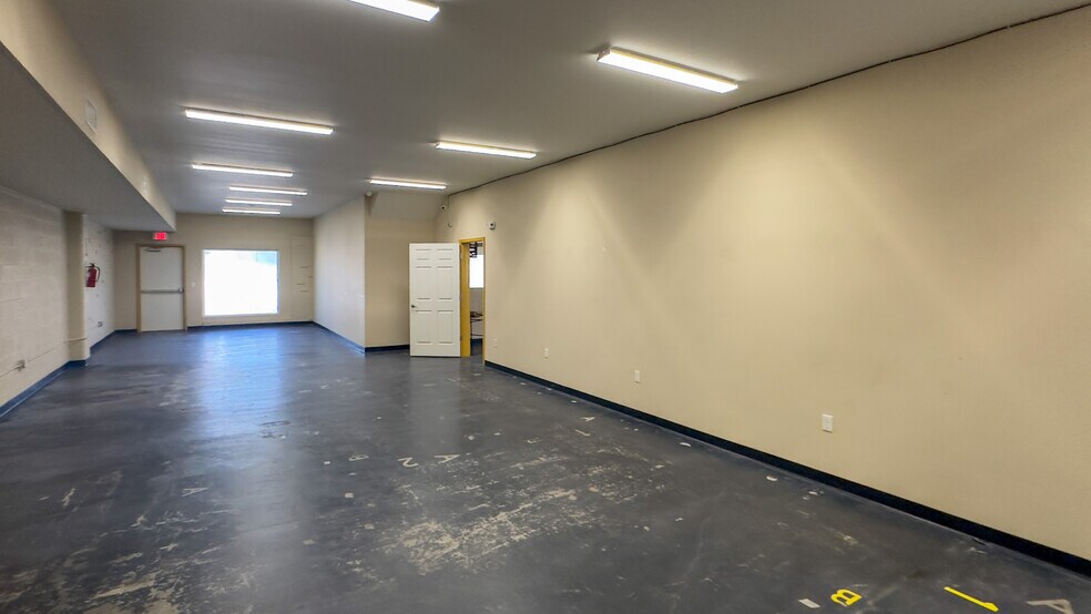 More Photos Of 1228 Wyoming Ave, El Paso Flex For Sale