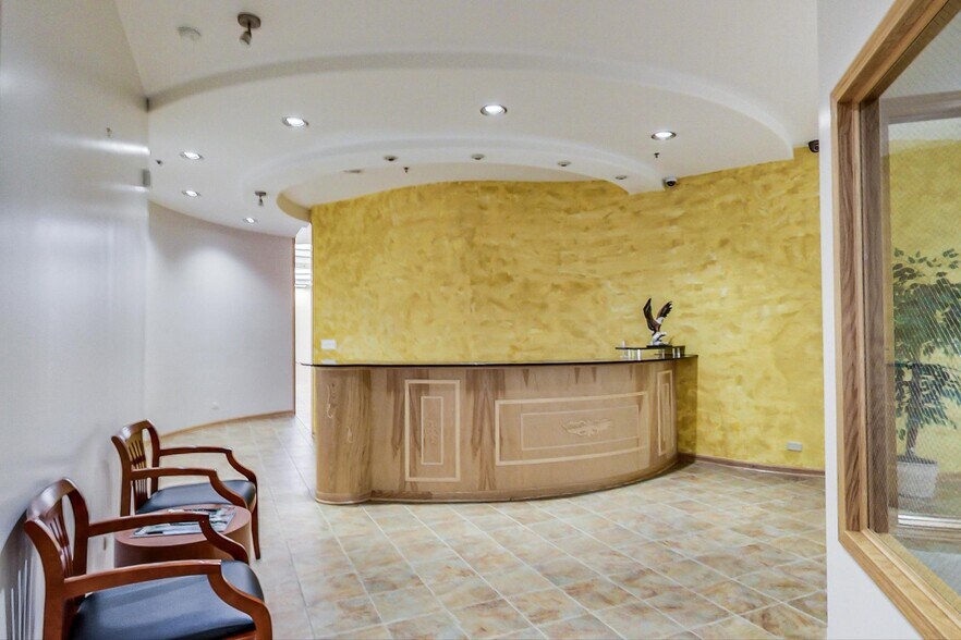 More Photos Of 526 E 114th Pl, Chicago Manufacturing For Lease