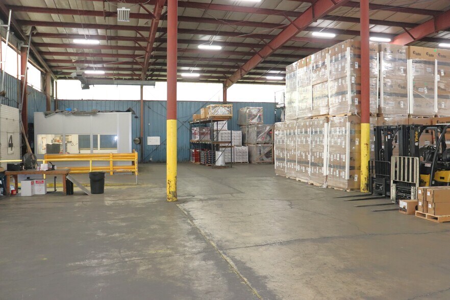 More Photos Of 35 Rose Morrow Rd, Wantage Manufacturing For Lease