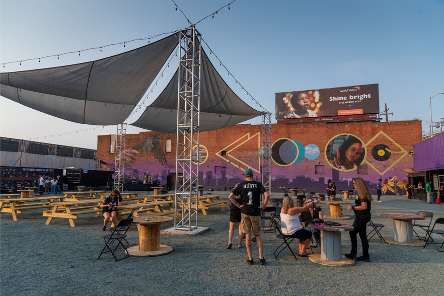 More Photos Of 1300 Russell St, Baltimore General Retail For Sale