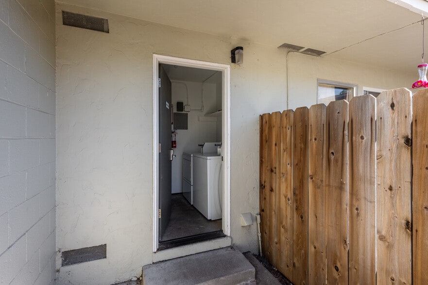 More Photos Of 505 Franklin St, Napa Apartments For Sale