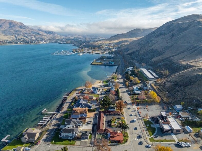 Primary Photo Of 2044 W Woodin Ave, Chelan Hotel For Sale