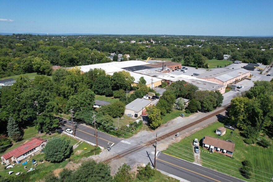 More Photos Of 351 Station Rd, Berryville Manufacturing For Lease