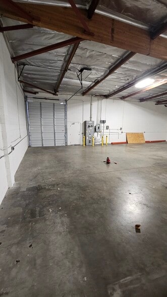 More Photos Of 8829 Shirley Ave, Northridge Warehouse For Lease