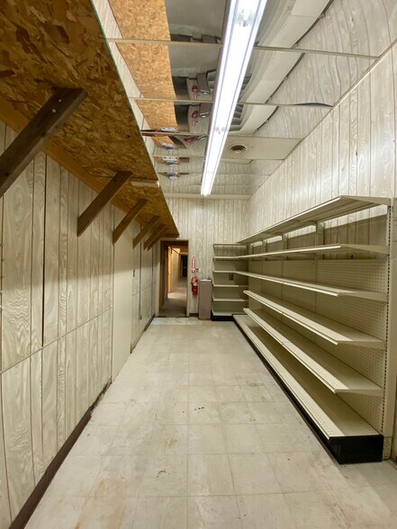 More Photos Of 401 SW 1st St, Paoli Unknown For Lease