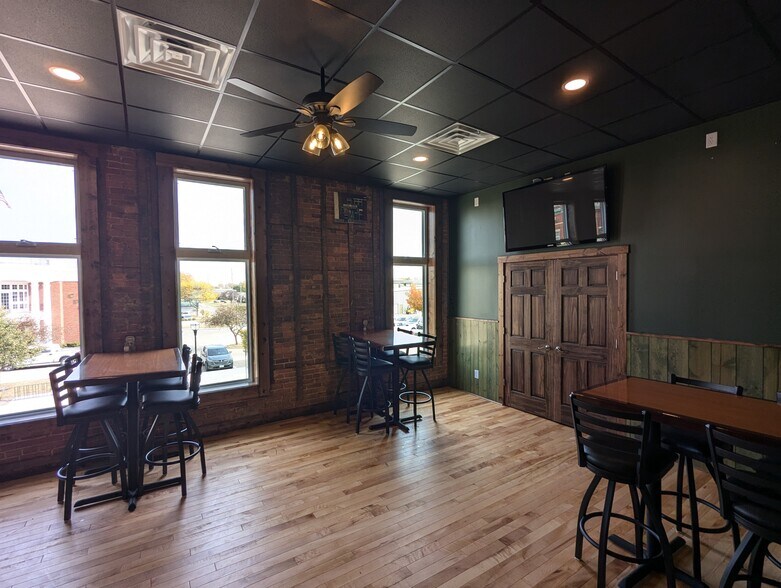 More Photos Of 104 N Elm St, Cresco General Retail For Sale