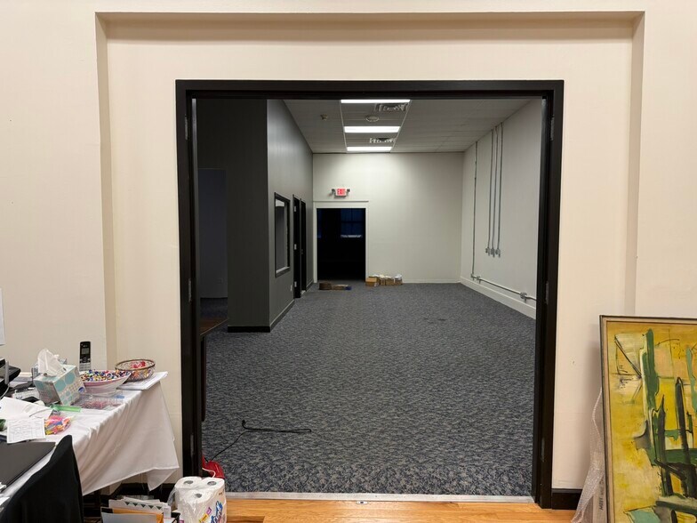 More Photos Of 114 Pearl St, Port Chester Light Distribution For Lease