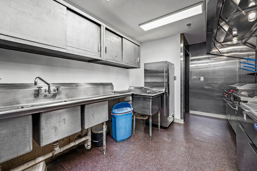 More Photos Of 8741 W Ridge Rd, Elyria General Retail For Sale