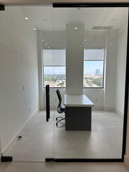 More Photos Of 19790 W Dixie Hwy, Aventura Office For Lease