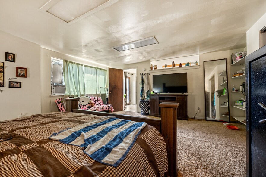 More Photos Of 416 State St, Trinidad Flex For Sale