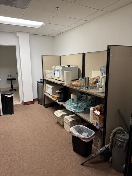 More Photos Of 1520 S Powerline Rd, Deerfield Beach Warehouse For Lease