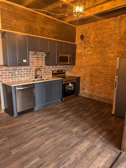 More Photos Of 204 W Main St, Belleville Office Residential For Sale