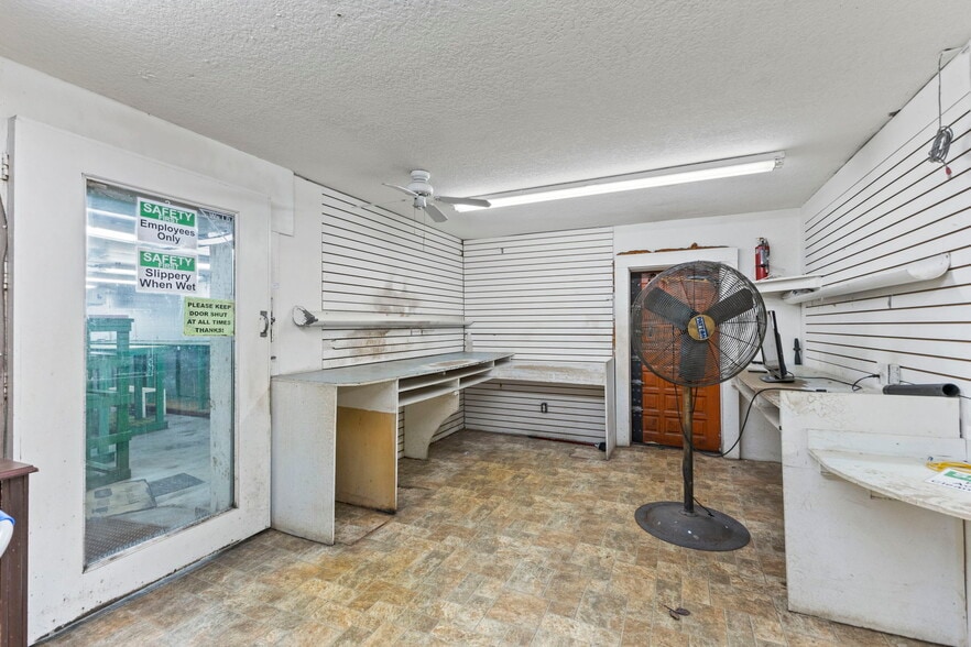 More Photos Of 5034 N Nebraska Ave, Tampa Freestanding For Sale