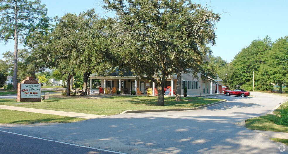 More Photos Of 309 Oak Dr, Lexington Restaurant For Sale