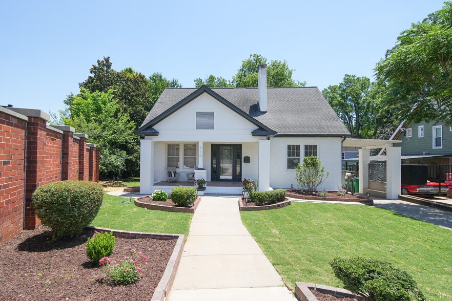 More Photos Of 610 Hawthorne Ln, Charlotte Office Residential For Sale