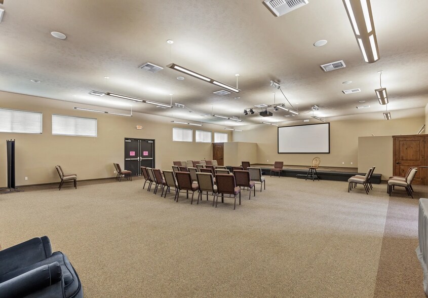 More Photos Of 6701 N Idaho Rd, Newman Lake Lodge Meeting Hall For Sale