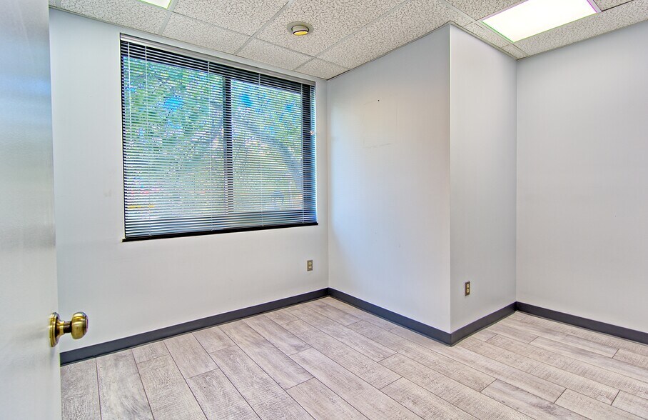 More Photos Of 7960-7990 Old Georgetown Rd, Bethesda Medical For Sale