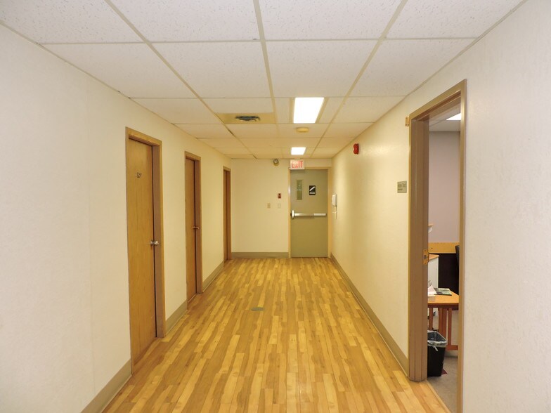 More Photos Of 4705 48 Ave, Red Deer Medical For Lease