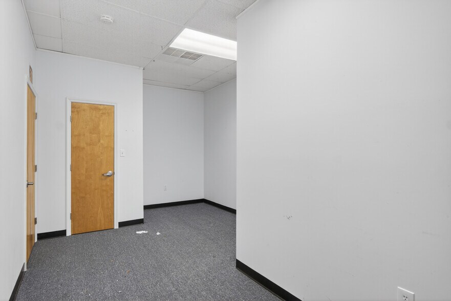 More Photos Of 126 N Main St, Warrenton Medical For Lease