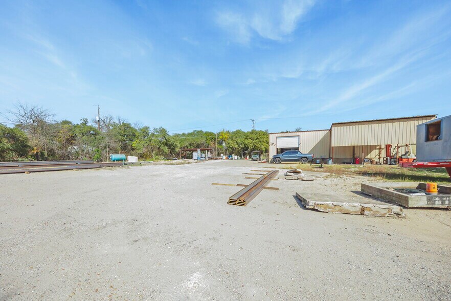 More Photos Of 7909 Rosson Dr., Austin Land For Lease