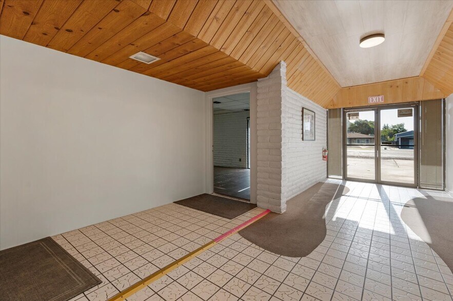 More Photos Of 531 N Alta Ave, Dinuba Office For Lease