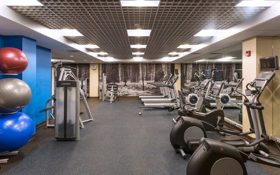 More Photos Of 200 Park Ave, Florham Park Unknown For Lease