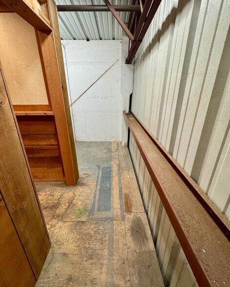 More Photos Of 111 Stanford Ave, Half Moon Bay Warehouse For Lease