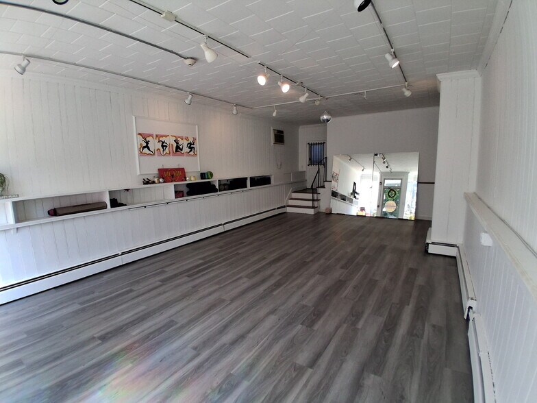 More Photos Of 117 Water St, Stonington Apartments For Sale