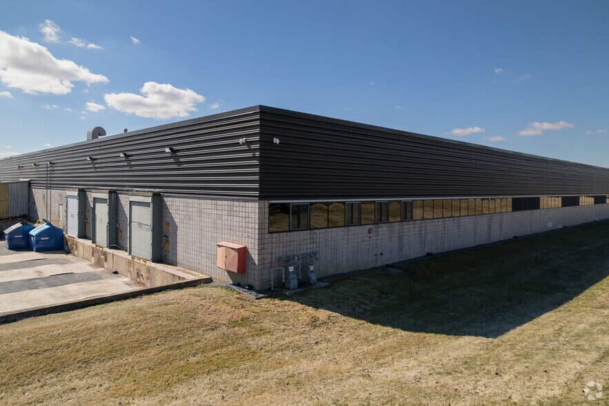 More Photos Of 2919 Old Tree Dr, Lancaster Warehouse For Lease