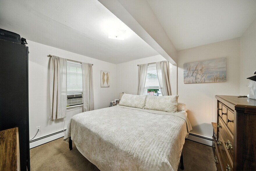 More Photos Of 260 Espanong Rd, Lake Hopatcong Restaurant For Sale