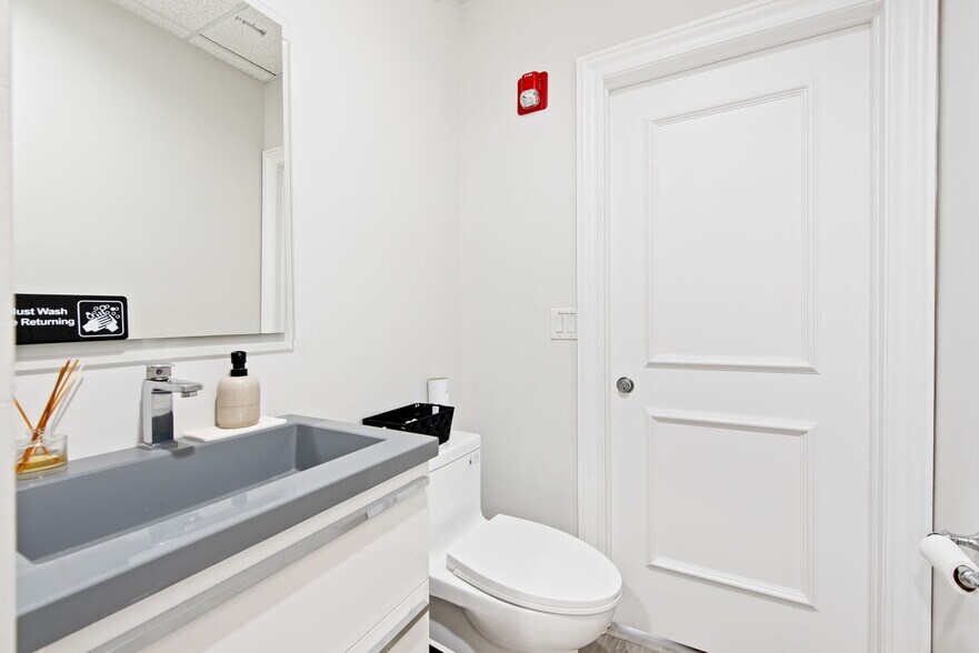 More Photos Of 825-875 Meadows Rd, Boca Raton Medical For Lease