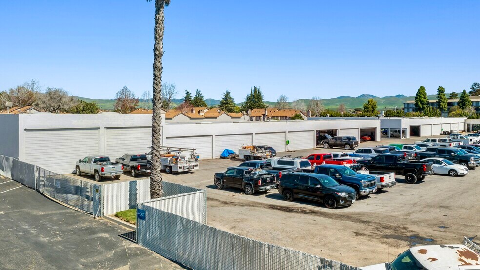 More Photos Of 1313 E Main St, Santa Maria Auto Dealership For Lease