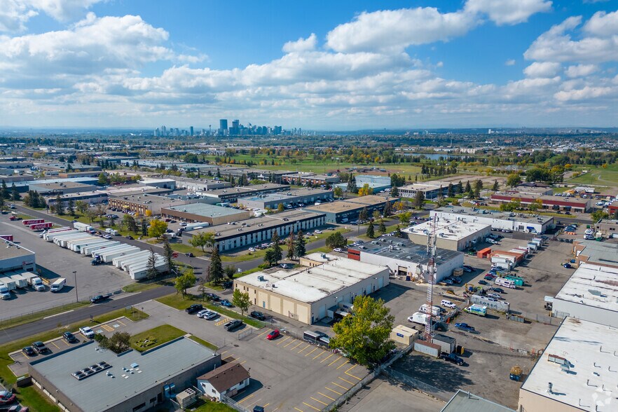 More Photos Of 2180-2204 39th Ave NE, Calgary Warehouse For Lease