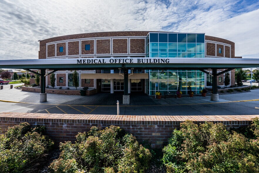 More Photos Of 3219 Central Ave, Kearney Medical For Lease