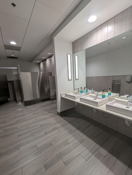 More Photos Of 1 Haywood St, Asheville Bank For Lease