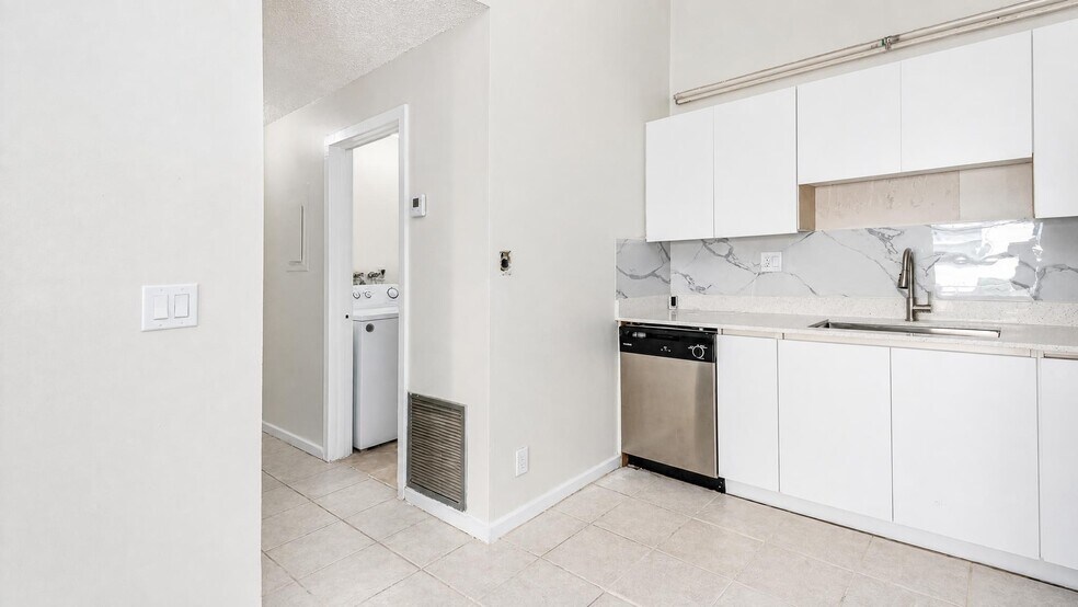 More Photos Of 11281 NW 39th St, Coral Springs Multifamily For Sale