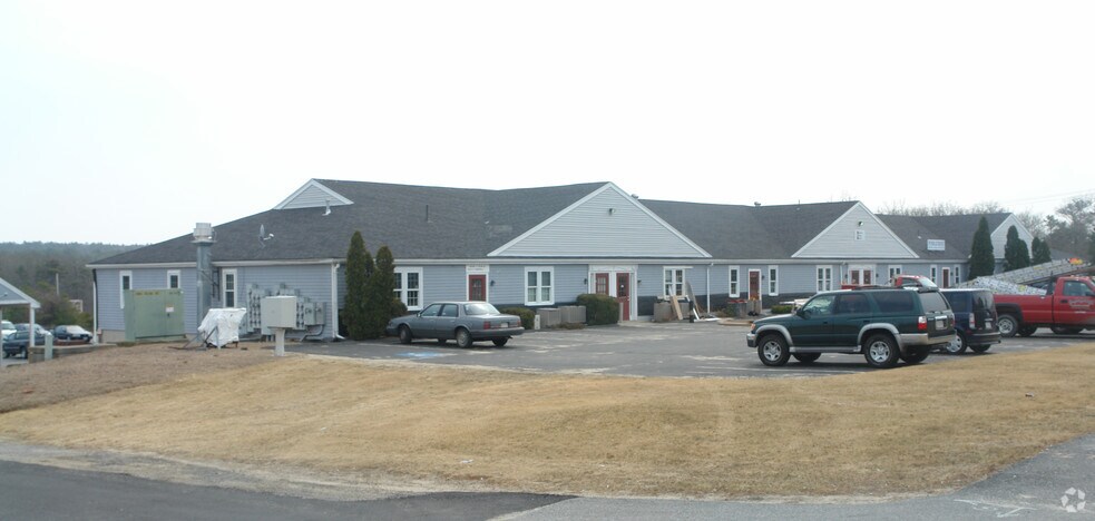 More Photos Of 4-6 Barlows Landing Rd, Pocasset Storefront Retail Office For Sale