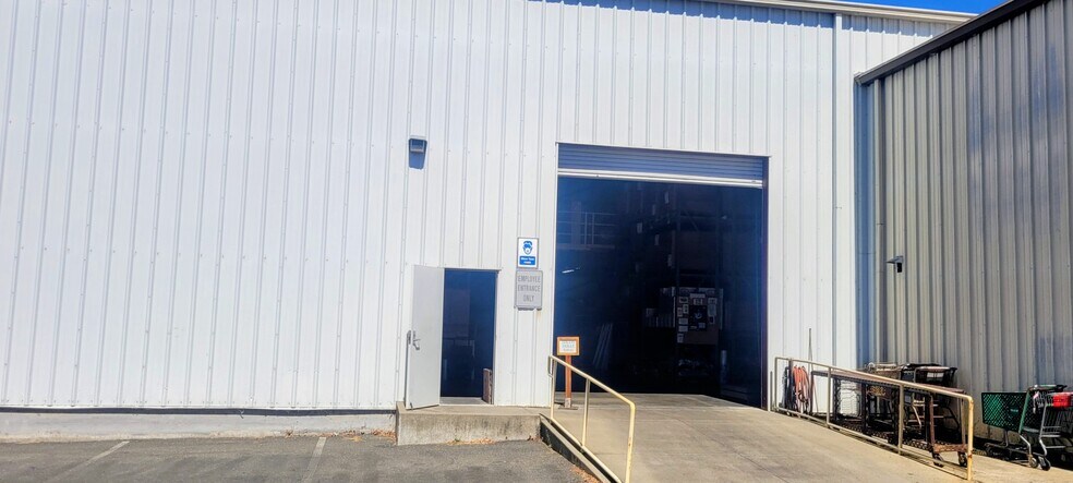 More Photos Of 33 S University St, Healdsburg Warehouse For Sale